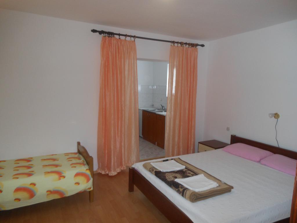 House Milka Hotel Rakovica Room photo